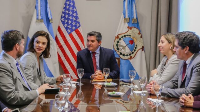 Orrego se reunió con representante de la Embajada de Estados Unidos en San Juan