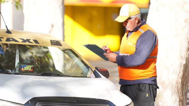 Controles reforzados para taxis y remises: piden a los usuarios optar solo por transporte autorizado