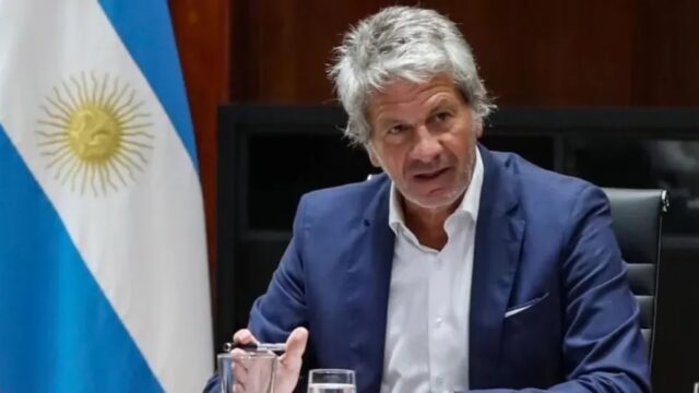 El Gobierno enviará un proyecto para sacar los dólares del colchón y prometen menos impuestos
