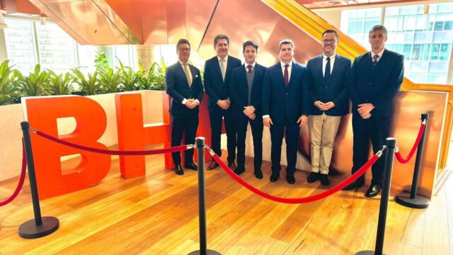 Orrego se reunió con autoridades de BHP y Vicuña en Adelaida