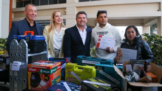 Orrego encabezó la entrega de certificados y herramientas del programa&nbsp;Aprender, Trabajar y Producir