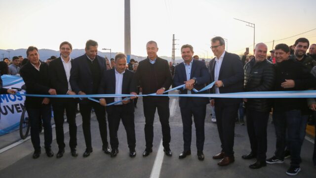 Orrego inauguró la Calle 5 y anunció nuevos asfaltos en Rawson
