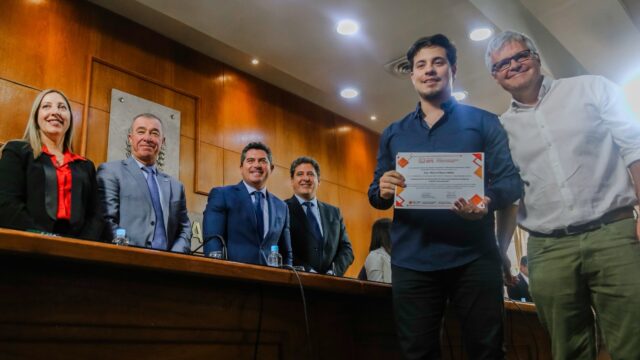 Orrego presidió la entrega del Premio Domingo Faustino Sarmiento de Ciencia e Innovación 2025