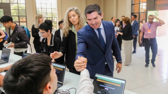 Orrego encabezó la apertura del Primer Congreso Provincial sobre Inteligencia Artificial aplicada a la Educación