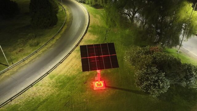 ❤️&nbsp;San Juan iluminó de rojo la primera ruta solar del país por el Día Mundial de Respuesta al VIH