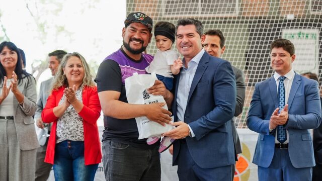 🟠&nbsp;Orrego entregó anteojos a más de 2800 personas y supervisó un nuevo operativo de San Juan Cerca