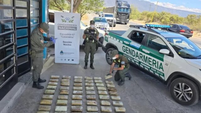 🚨&nbsp;Gendarmería halló más de 65 kilos de marihuana en un colectivo que iba a pasar por San Juan