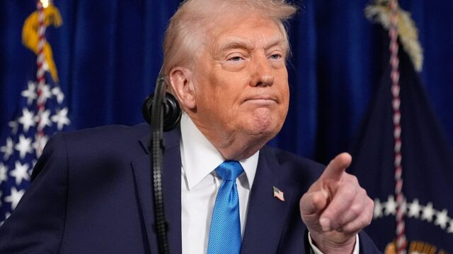 Trump redobló la confrontación en el Capitolio y apuntó contra demócratas e Irán