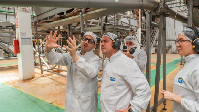 🏭 Orrego puso en valor el rol estratégico de la industria en la matriz productiva provincial durante su recorrido por Arcor