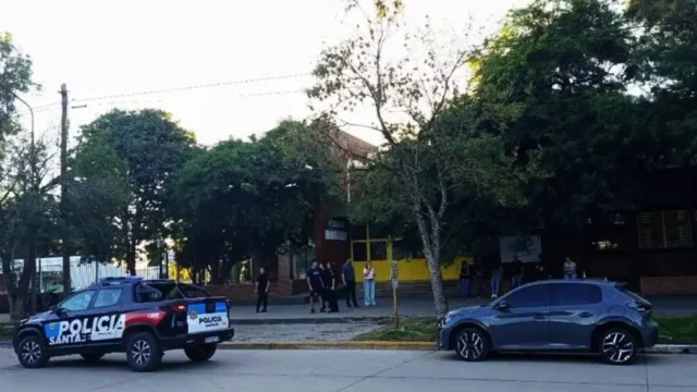 Tragedia en Santa Fe: un alumno ingresó a la escuela con un arma y mató a un compañero