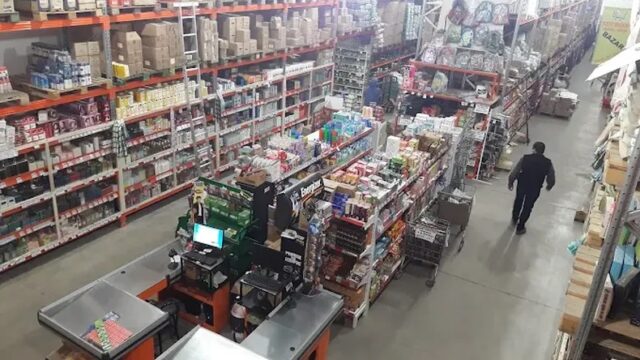 Millonario robo en Santa Lucía: se llevaron más de $270 millones de una distribuidora