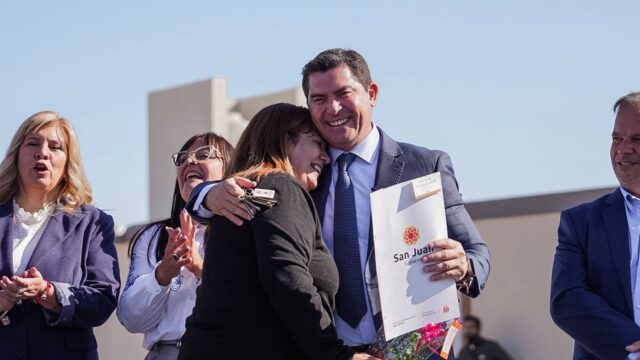 🏠 Entregaron un nuevo barrio en Chimbas: 46 familias ya tienen su casa propia