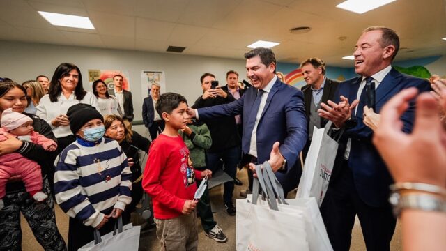 🩺 Orrego inauguró una nueva sala de espera oncológica en el Hospital Rawson