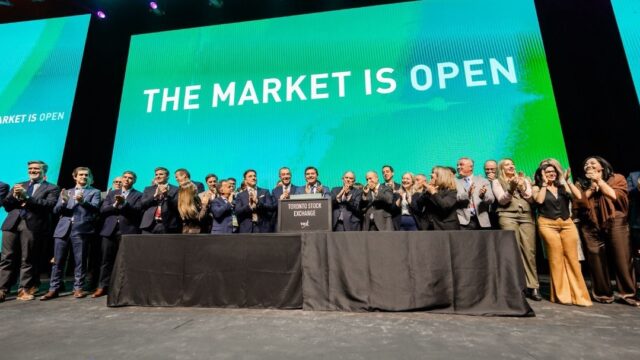 Histórico: Orrego activó la campana que marcó la apertura del mercado bursátil de Toronto en la Expo San Juan Minera 2026