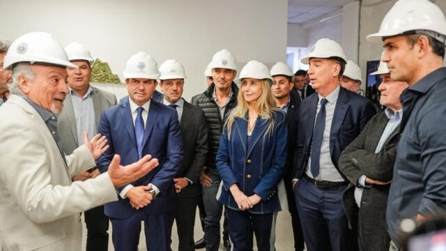 Karina Milei recorrió una calera en Sarmiento