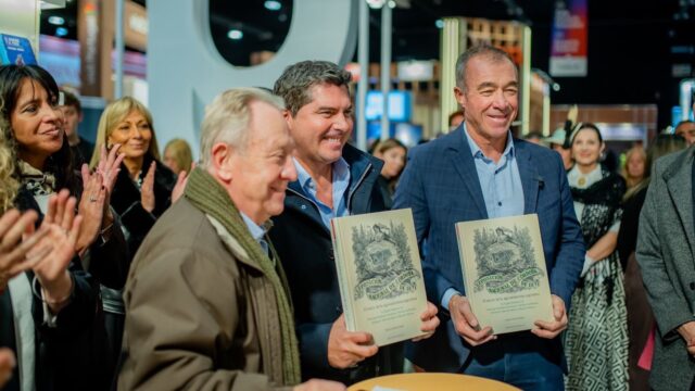 📰 📚 Orrego recorrió la Feria Internacional del Libro y destacó el talento cultural sanjuanino