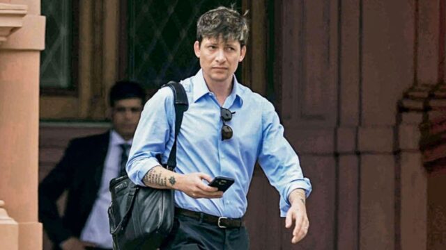 Santiago Caputo viajó a Estados Unidos en medio de la interna libertaria y crecen las especulaciones políticas