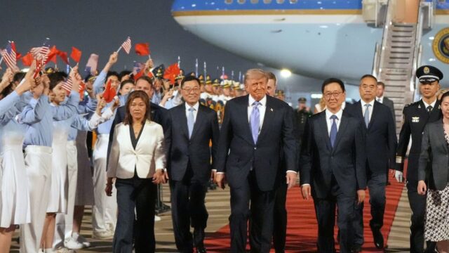 🇺🇲🇨🇳Trump llegó a China para reunirse con Xi Jinping en una cumbre clave para el tablero internacional