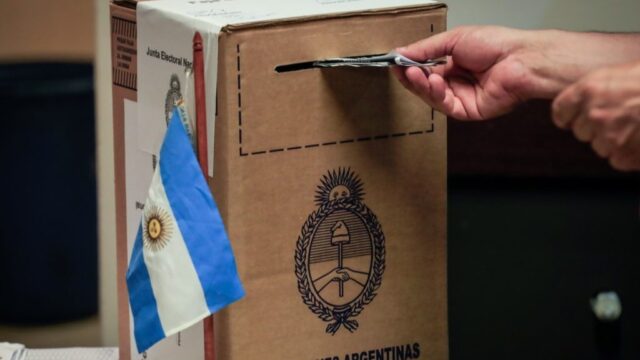 Reforma electoral: la oposición dialoguista presiona para tratar Ficha Limpia por separado