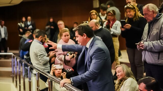 🏛️ Marcelo Orrego llegó a Diputados en medio del debate por el financiamiento para obras de infraestructura
