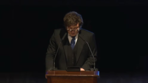 Milei homenajeó al Rebe de Lubavitch y defendió el libre mercado: “El capitalismo es el sistema que Dios preparó”