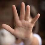Abusó de su hija mientras cumplía arresto domiciliario y recibió 15 años de cárcel
