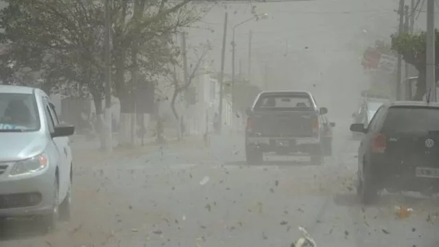 Alerta por viento sur y jornada fresca este martes en San Juan