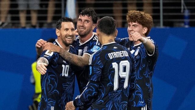 Argentina enfrenta a Inglaterra por un lugar en la final del Mundial