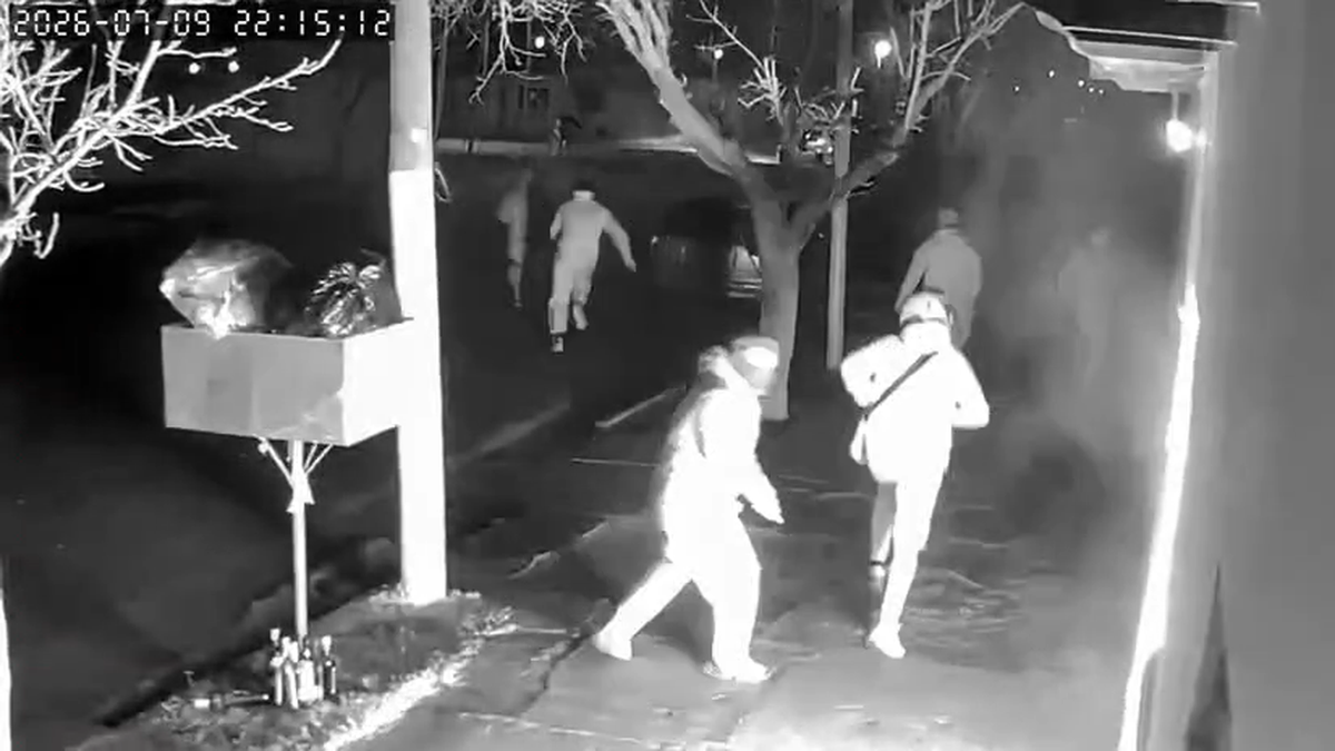 Balearon una casa en Chimbas y dejaron una molotov sin explotar