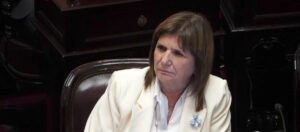 Bullrich y Sturzenegger se reunirán para destrabar la ley de propiedad privada