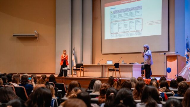 Capacitan a orientadoras pedagógicas del plan de alfabetización en San Juan