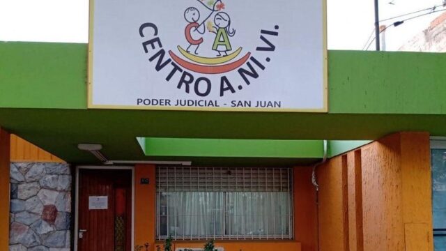 Caso Caucete: la adolescente que dio a luz declaró en Cámara Gesell y defendió al imputado