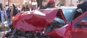 Choque en cadena frente a una escuela dejó dos heridos en Capital