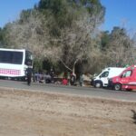 Choque entre un colectivo y un camión en Ruta 20 causó un gran operativo