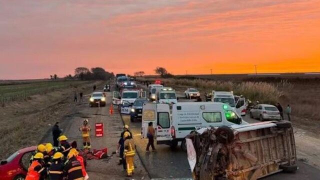 Choque fatal en Córdoba: murieron dos personas y hay nenas de un equipo de fútbol infantil heridas