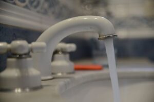 Corte de agua en Rivadavia Norte por obras de Obras Sanitarias