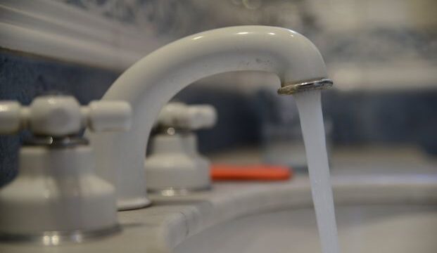 Corte de agua en Rivadavia Norte por obras de Obras Sanitarias
