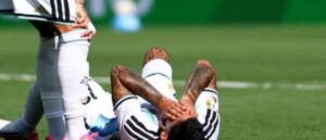 Cuti Romero se lesionó y salió de la final del Mundial ante España