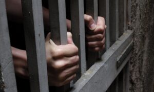 Denuncian abuso a un detenido dentro de una comisaría en Santiago del Estero