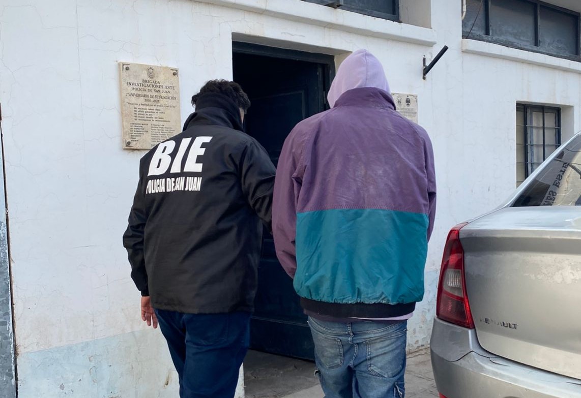 Detuvieron a un hombre que vendía una escopeta casera por WhatsApp