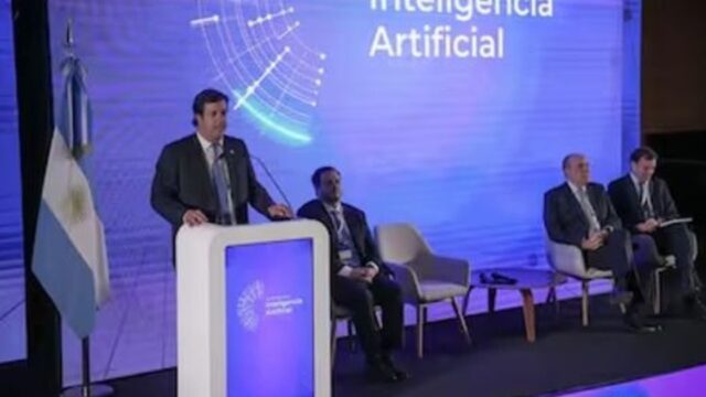 El Gobierno nacional removió al secretario de Ciencia y Tecnología
