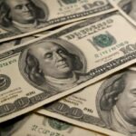 El dólar blue se mantiene por encima de los 1.500 pesos