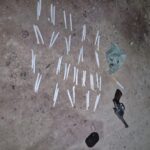 Escapó de la policía en moto y lo detuvieron con un arma y droga