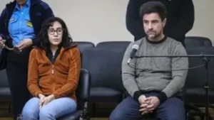 Extienden 90 días más la domiciliaria a la pareja acusada de estafar con lotes