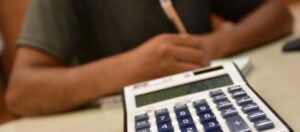 Ganancias y monotributo actualizaron sus escalas un 16,8%