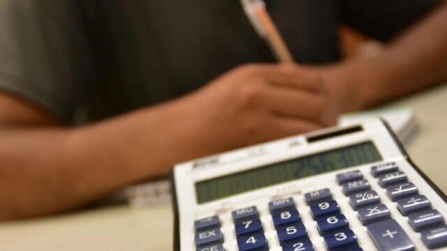 Ganancias y monotributo actualizaron sus escalas un 16,8%