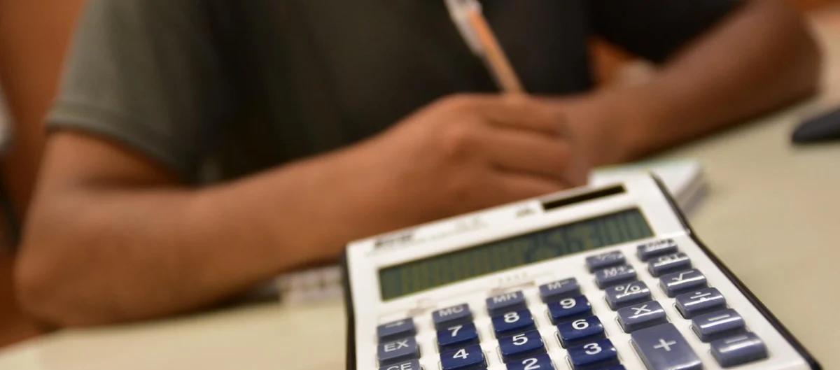 Ganancias y monotributo actualizaron sus escalas un 16,8%