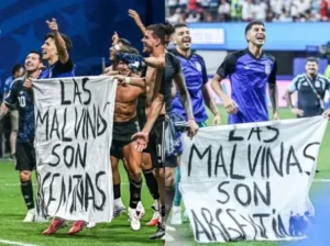 La AFA respondió con un comunicado a la polémica por la bandera de Malvinas
