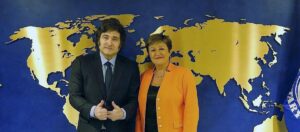 La titular del FMI llegó a la Argentina y se reunirá con Milei y Caputo