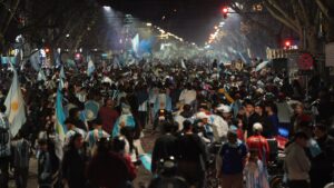 Los festejos por el Mundial dejaron 200 detenidos y 7 policías heridos en Mendoza